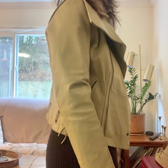 💔 SOLD Cropped Leather Motorcycle Jacket - Picture 5 of 7